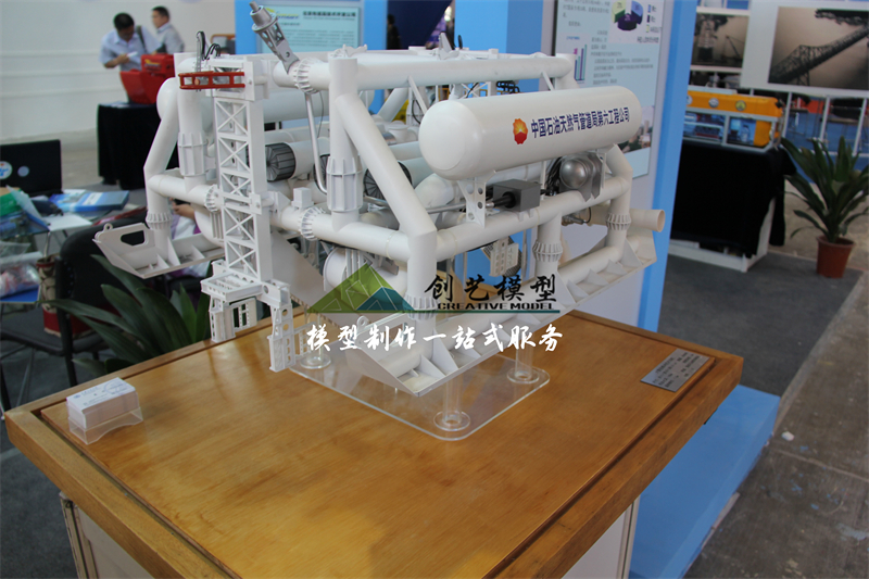 大管徑噴沖式開溝機(jī)-海底管道埋設(shè)設(shè)備模型