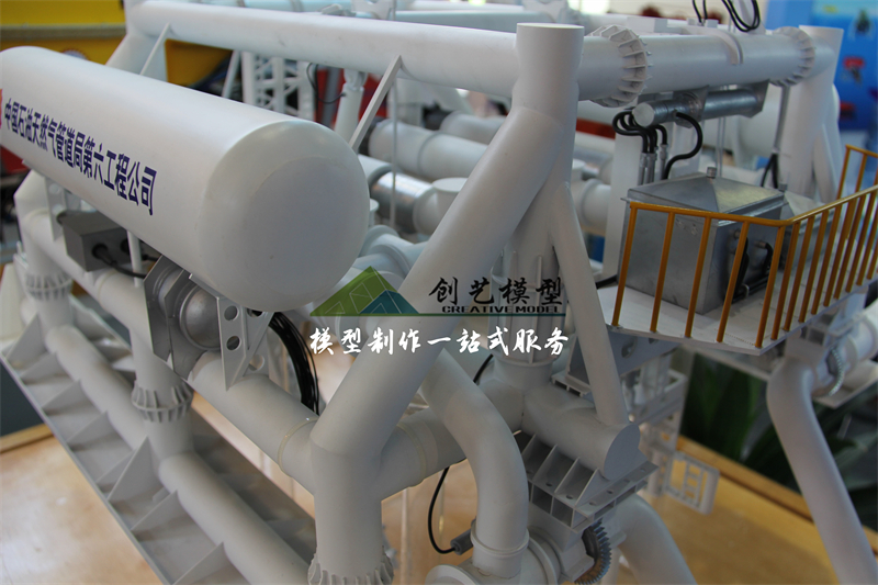 大管徑噴沖式開溝機-海底管道埋設設備模型