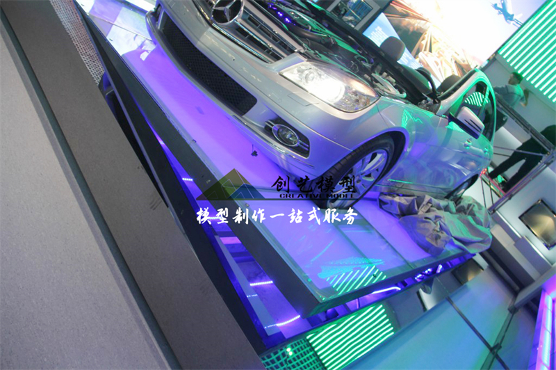 奔馳C200剖面展示車輛--稀土集團(tuán)