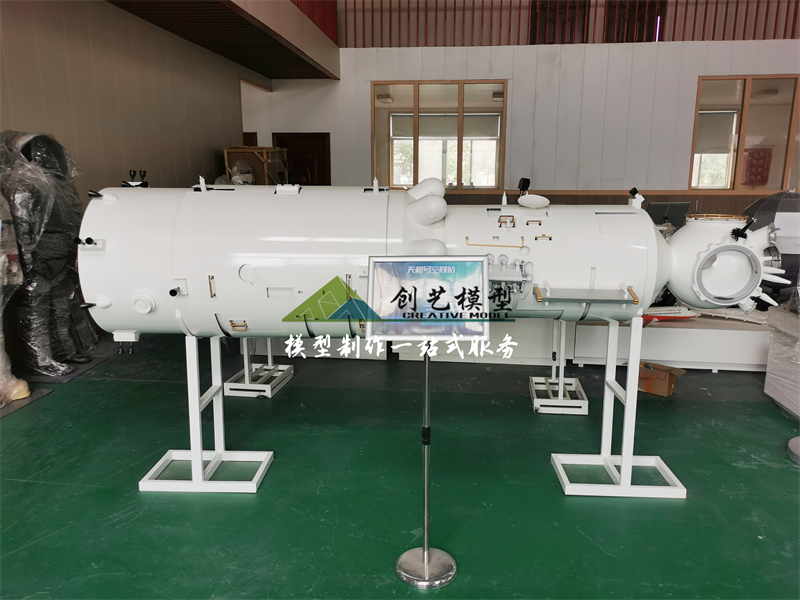 天和號核心艙,、神州天宮對接模型