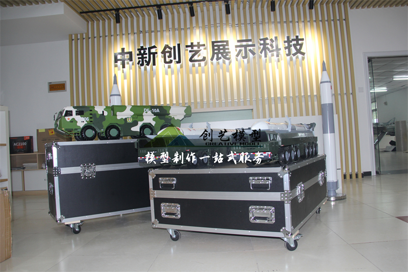 東風(fēng)10導(dǎo)彈車(chē)模型東風(fēng)17導(dǎo)彈車(chē)模型